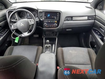 Zdjęcie 8 z 12 samochodu: 2018 MITSUBISHI OUTLANDER SE VIN:JA4AD3A33JZ029230 - miniatura