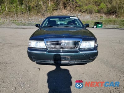 Piąte zdjęcie samochodu w środku: 2003 MERCURY GRAND MARQUIS GS VIN:2MEFM74W03X627226 - miniatura