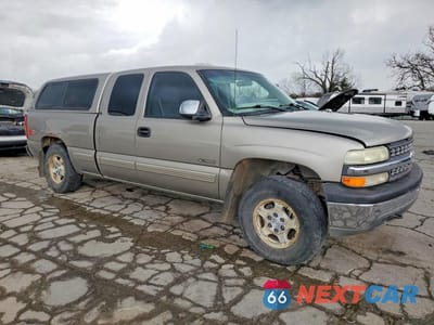 Czwarte zdjęcie samochodu z boku: 1999 CHEVROLET SILVERADO K1500 VIN:1GCEK19T1XE100804 - miniatura