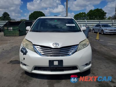 Piąte zdjęcie samochodu w środku: 2011 TOYOTA SIENNA LIMITED 7-PASSENGER VIN:5TDYK3DC9BS017723 - miniatura
