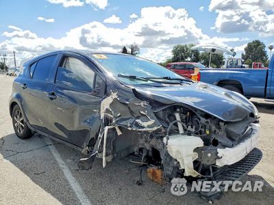 Czwarte zdjęcie samochodu z boku: 2018 TOYOTA PRIUS C FOUR VIN:JTDKDTB39J1606558 - miniatura
