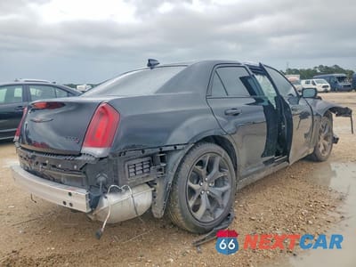 Trzecie zdjęcie samochodu z tyłu: 2023 CHRYSLER 300 S VIN:2C3CCABG8PH628290 - miniatura