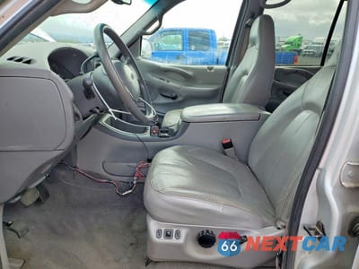 Zdjęcie 7 z 13 samochodu: 2002 FORD EXPEDITION XLT VIN:1FMPU16LX2LA67597 - miniatura