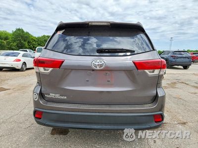 Zdjęcie 6 z 13 samochodu: 2018 TOYOTA HIGHLANDER LE VIN:5TDZARFH3JS034471 - miniatura