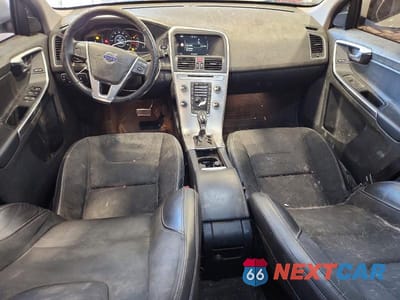 Zdjęcie 8 z 12 samochodu: 2017 VOLVO XC60 T5 VIN:YV440MDJ0H2080909 - miniatura