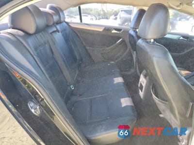 Zdjęcie 10 z 12 samochodu: 2013 VOLKSWAGEN JETTA VIN:3VWDP7AJ1DM220020 - miniatura