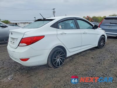Trzecie zdjęcie samochodu z tyłu: 2016 HYUNDAI ACCENT SE VIN:KMHCT4AE4GU026766 - miniatura