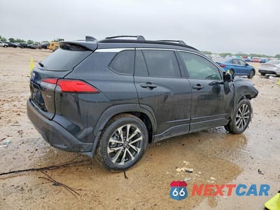Trzecie zdjęcie samochodu z tyłu: 2024 TOYOTA COROLLA CROSS XLE VIN:7MUDAAAG5RV106170 - miniatura