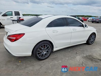 Trzecie zdjęcie samochodu z tyłu: 2018 MERCEDES-BENZ CLA 250 4MATIC VIN:WDDSJ4GB8JN593251 - miniatura