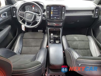 Zdjęcie 8 z 13 samochodu: 2021 VOLVO XC40 T5 R-DESIGN VIN:YV4162UM8M2526850 - miniatura