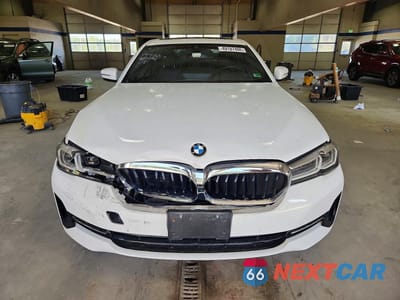 Piąte zdjęcie samochodu w środku: 2021 BMW 530 XI VIN:WBA13BJ04MCF15352 - miniatura