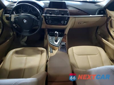 Zdjęcie 8 z 11 samochodu: 2016 BMW 320 I VIN:WBA8E1G54GNT37583 - miniatura