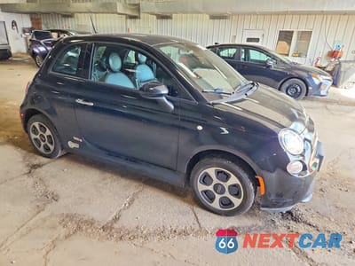 Czwarte zdjęcie samochodu z boku: 2015 FIAT 500 ELECTRIC VIN:3C3CFFGE7FT732562 - miniatura