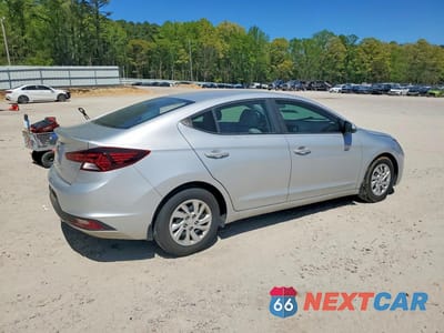 Trzecie zdjęcie samochodu z tyłu: 2020 HYUNDAI ELANTRA SE VIN:5NPD74LF6LH504175 - miniatura