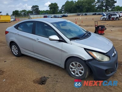 Czwarte zdjęcie samochodu z boku: 2014 HYUNDAI ACCENT GLS VIN:KMHCT4AE7EU616487 - miniatura