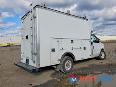 Trzecie zdjęcie samochodu z tyłu: 2019 FORD E350 UTILITY / SERVICE TRUCK VIN:1FDWE3F63KDC27425 - miniatura