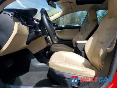 Zdjęcie 7 z 12 samochodu: 2015 TESLA MODEL S 85 VIN:5YJSA4H13FF082004 - miniatura