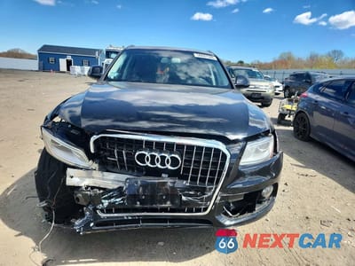 Piąte zdjęcie samochodu w środku: 2017 AUDI Q5 PREMIUM VIN:WA1C2AFP0HA060085 - miniatura