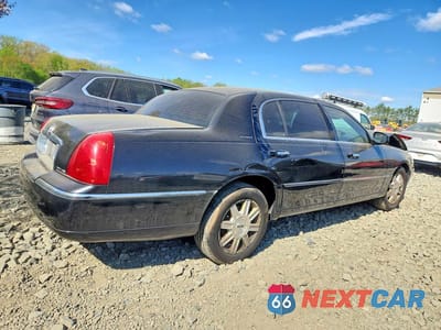 Trzecie zdjęcie samochodu z tyłu: 2011 LINCOLN TOWN CAR EXECUTIVE L VIN:2LNBL8EV9BX759412 - miniatura