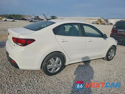 Trzecie zdjęcie samochodu z tyłu: 2018 KIA RIO S VIN:3KPA24AB5JE114820 - miniatura