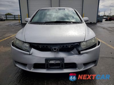 Piąte zdjęcie samochodu w środku: 2010 HONDA CIVIC LX VIN:2HGFA1F54AH302910 - miniatura