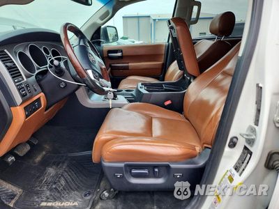 Zdjęcie 7 z 12 samochodu: 2016 TOYOTA SEQUOIA PLATINUM VIN:5TDDY5G1XGS143244 - miniatura