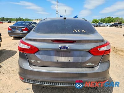 Zdjęcie 6 z 11 samochodu: 2013 FORD FOCUS SE VIN:1FADP3F21DL359875 - miniatura