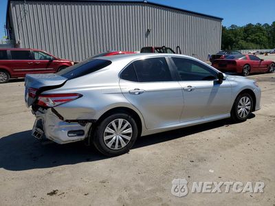 Trzecie zdjęcie samochodu z tyłu: 2018 TOYOTA CAMRY L VIN:4T1B11HK7JU536208 - miniatura