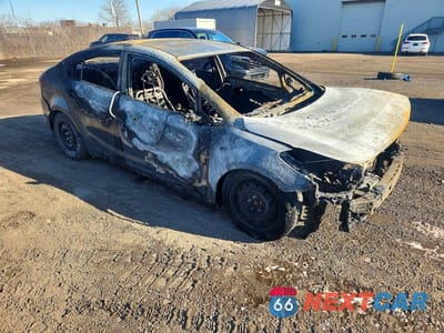 Czwarte zdjęcie samochodu z boku: 2018 KIA FORTE LX VIN:3KPFK4A70JE262374 - miniatura