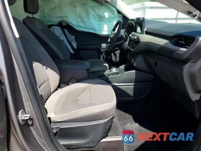 Zdjęcie 7 z 13 samochodu: 2021 FORD ESCAPE SE VIN:1FMCU0G6XMUB27523 - miniatura