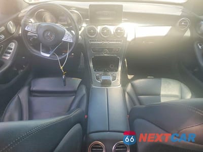 Zdjęcie 8 z 12 samochodu: 2015 MERCEDES-BENZ C 400 4MATIC VIN:55SWF6GB6FU005294 - miniatura
