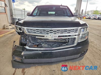 Piąte zdjęcie samochodu w środku: 2015 CHEVROLET SUBURBAN K1500 LT VIN:1GNSKJKC6FR168415 - miniatura
