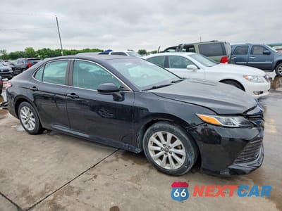 Czwarte zdjęcie samochodu z boku: 2018 TOYOTA CAMRY LE VIN:4T1B11HK9JU561935 - miniatura
