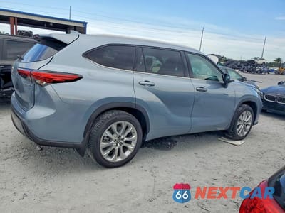Trzecie zdjęcie samochodu z tyłu: 2020 TOYOTA HIGHLANDER HYBRID LIMITED VIN:5TDYARAH9LS000590 - miniatura