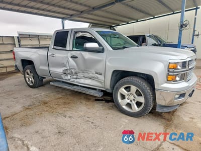 Czwarte zdjęcie samochodu z boku: 2015 CHEVROLET SILVERADO K1500 LT VIN:1GCVKREC6FZ175428 - miniatura