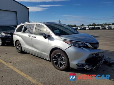 Czwarte zdjęcie samochodu z boku: 2025 TOYOTA SIENNA PLATINUM 7-PASSENGER VIN:5TDESKFC5SS157827 - miniatura