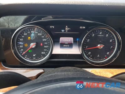Zdjęcie 9 z 12 samochodu: 2018 MERCEDES-BENZ E 300 4MATIC VIN:WDDZF4KB5JA391854 - miniatura