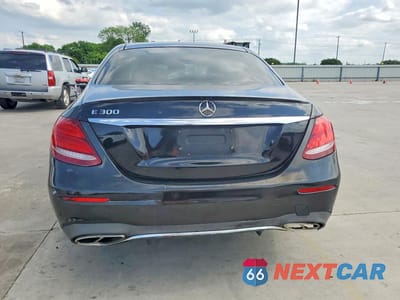 Zdjęcie 6 z 12 samochodu: 2017 MERCEDES-BENZ E 300 VIN:WDDZF4JB1HA040242 - miniatura