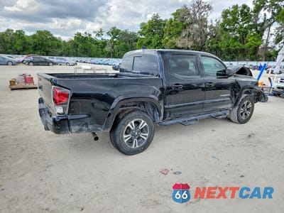 Trzecie zdjęcie samochodu z tyłu: 2017 TOYOTA TACOMA TRD SPORT VIN:3TMAZ5CN2HM028373 - miniatura