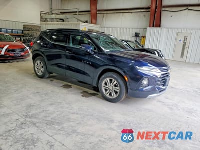 Czwarte zdjęcie samochodu z boku: 2020 CHEVROLET BLAZER 2LT VIN:3GNKBHRS9LS645272 - miniatura