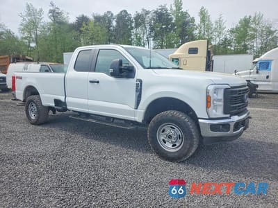 Czwarte zdjęcie samochodu z boku: 2025 FORD F250 SUPER DUTY VIN:1FT8X2BA0SEC64048 - miniatura