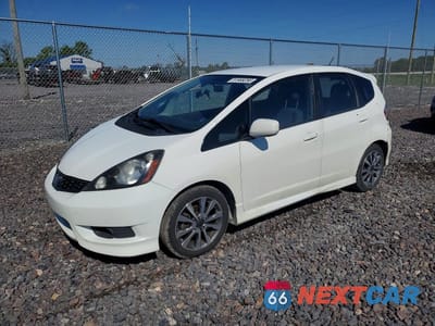 2013 HONDA FIT SPORT JHMGE8H56DC046465 - główne zdjęcie licytacji z USA - miniatura
