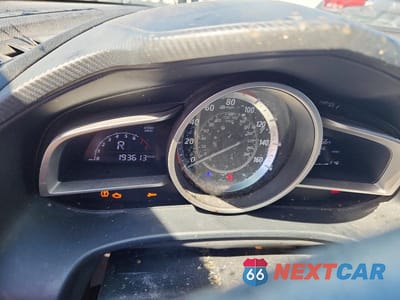 Zdjęcie 9 z 11 samochodu: 2016 MAZDA 3 TOURING VIN:JM1BM1M76G1341868 - miniatura