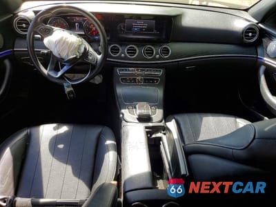 Zdjęcie 8 z 12 samochodu: 2018 MERCEDES-BENZ E 300 VIN:WDDZF4JB9JA366943 - miniatura