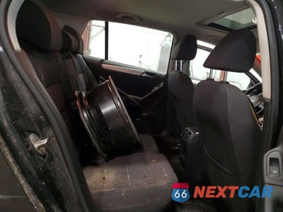 Zdjęcie 10 z 12 samochodu: 2014 VOLKSWAGEN GOLF VIN:WVWNM7AJ3EW007877 - miniatura