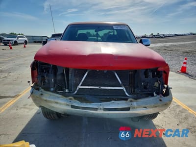 Piąte zdjęcie samochodu w środku: 2001 CHEVROLET SILVERADO K1500 VIN:1GCEK19V21E170403 - miniatura
