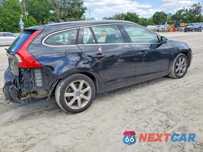 Trzecie zdjęcie samochodu z tyłu: 2017 VOLVO V60 T5 PREMIER VIN:YV140MEK1H1370182 - miniatura