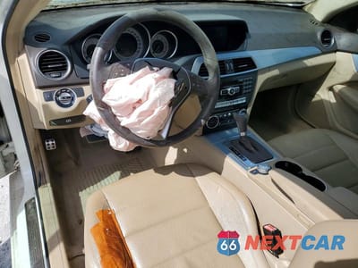 Zdjęcie 8 z 12 samochodu: 2012 MERCEDES-BENZ C 250 VIN:WDDGJ4HB3CF861852 - miniatura