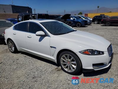 Czwarte zdjęcie samochodu z boku: 2015 JAGUAR XF 2.0T PREMIUM VIN:SAJWA0FS8FPU78748 - miniatura