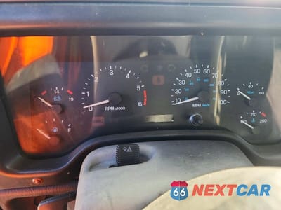 Zdjęcie 9 z 13 samochodu: 2000 JEEP WRANGLER / TJ SPORT VIN:1J4FA49S1YP712176 - miniatura